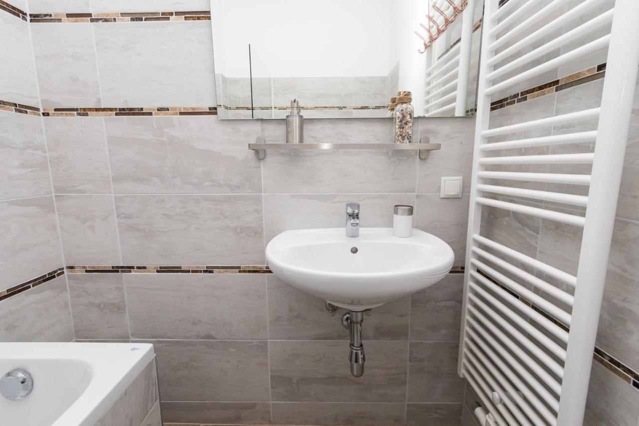 Comfortable Romantic 1 Bedroom Apartment Near Augarten Vienna Luaran gambar